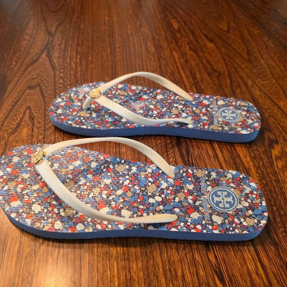 Tory Burch Flip Flop Sandals Blue Red Mosaic Pebble Logo Medallion Womens 8.5